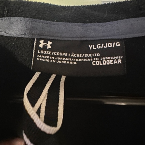 Boys Under Armour black jacket. Size Large - Picture 3 of 8